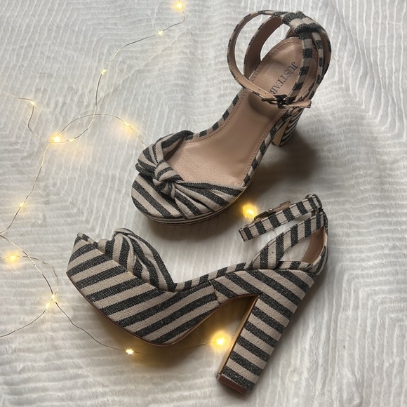 JustFab Lawren Wide Width Striped Platform Sandal - Size 10 - Picture 11 of 14